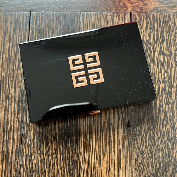 Givenchy Limited Edition Mystic Glow Powder 01 Mystic Pink Makeup